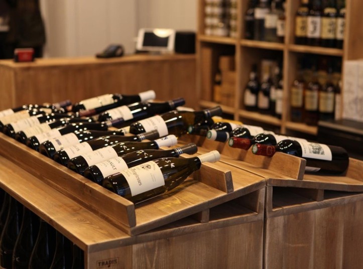 Einrichtung der Bizot-Keller