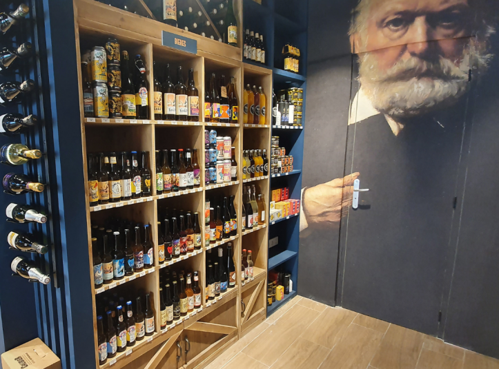 Einrichtung des Kellers von Gavroche