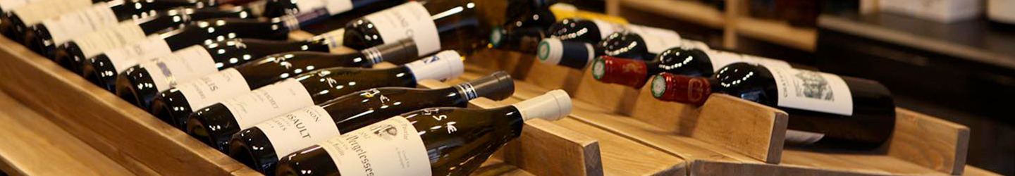 exposition bouteilles vin