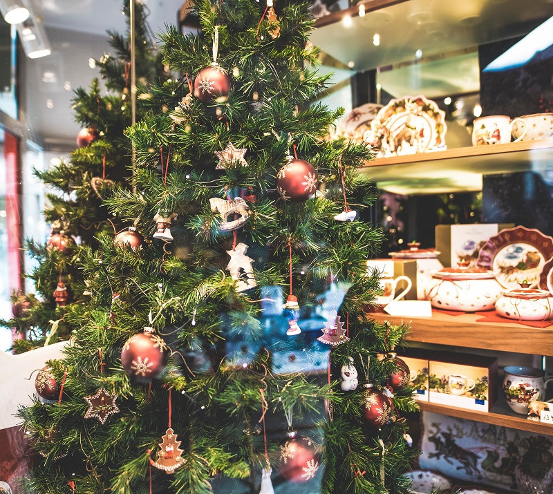 Sapin de Noël façon étagères de rangement - Toutes nos idées pour