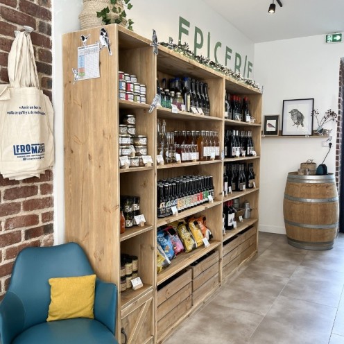 Layout of the cheese shop La Fromagerie Marie - Carrousel 1