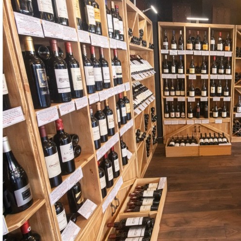 Layout of the wine cellar La Cave d'Emelyne  - Carrousel 1