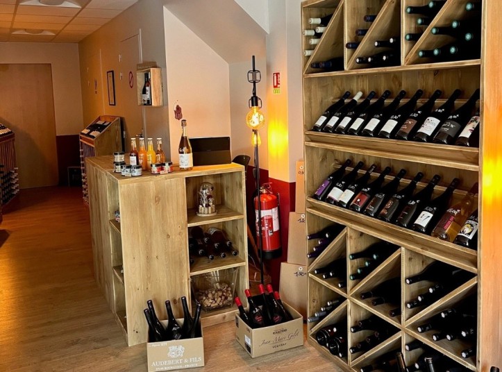 Agencement de la cave Les Vins Sarments