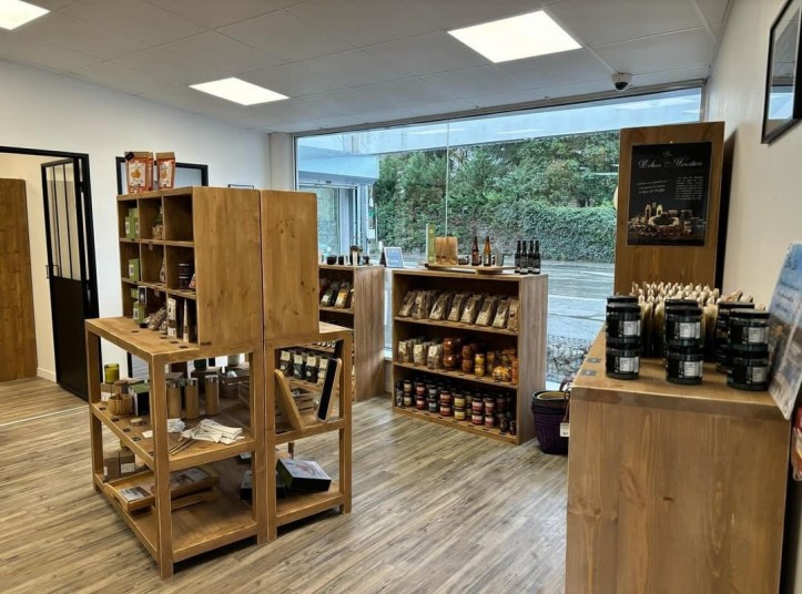 Agencement de l'épicerie fine Hâpy