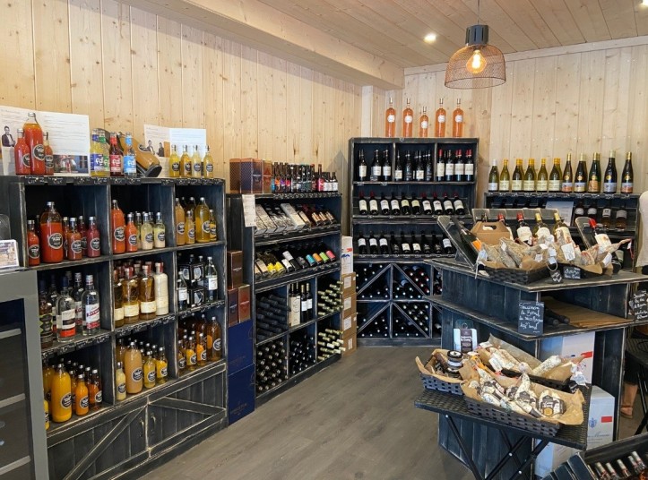 Layout of the grocery store L'Essentiel