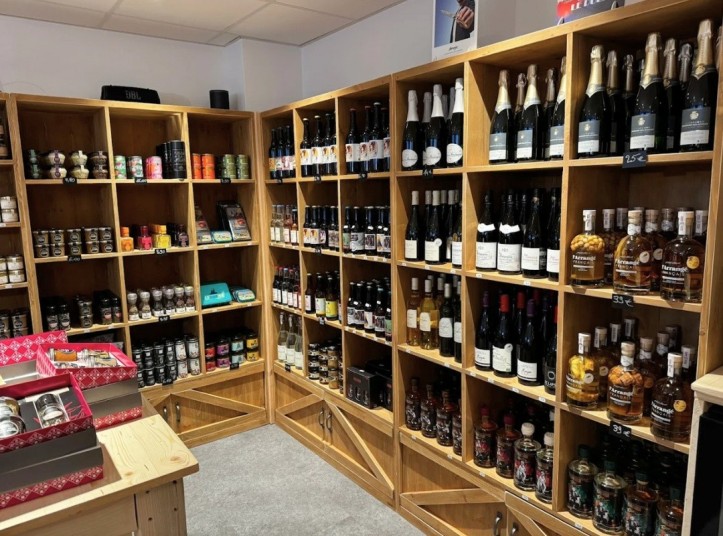 Agencement de l'épicerie Le Comptoir de Cerise