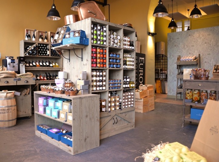Grocery store layout La Petite Épicerie de la Tour