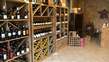 Interview with La Large Soif, a cosy wine cellar