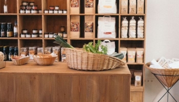 Ouvrir une épicerie en 2026 : comment imaginer un commerce utile et attractif 