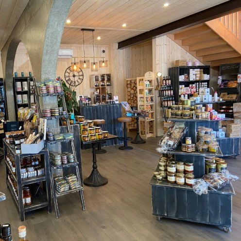 Inrichting van de kruidenierszaak L’Essentiel - Carrousel 1