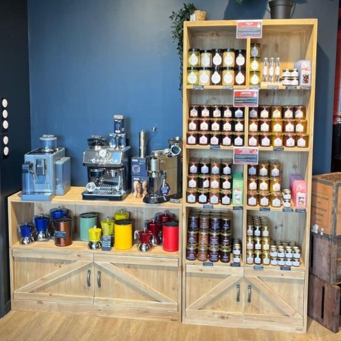 Agencement de l'épicerie Imana Cafés - Carrousel 3