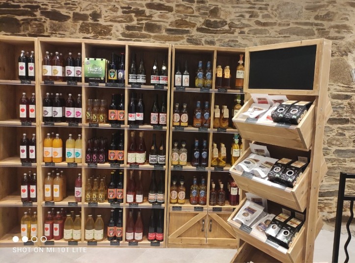 Inrichting van de delicatessenzaak Les Papilles en Délire