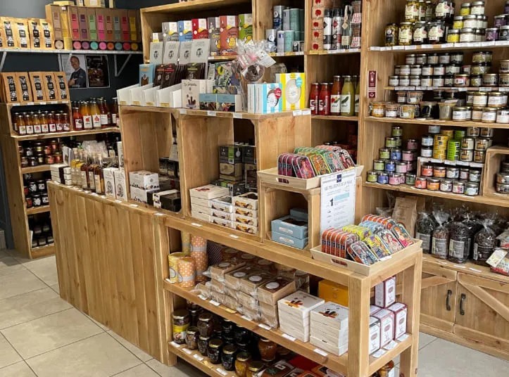 Inrichting van de Delicatessenzaak van Sandrine