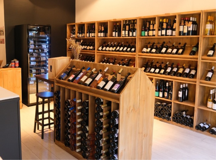 Inrichting van de Wijnkelder Joffre