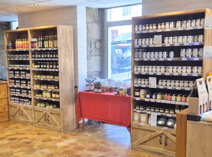 Inrichting van de delicatessenzaak Au P'ty Fief