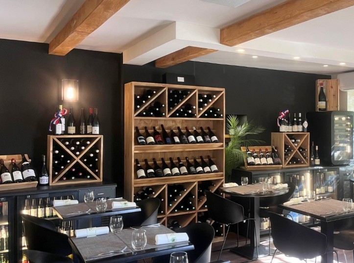 Inrichting van het restaurant Le Coin Caché